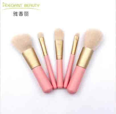 化妝刷工具對(duì)制作原料的都有什么樣的要求呢？