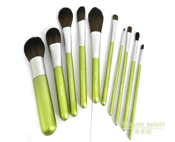  如何選擇適合自己膚質(zhì)的化妝刷套裝？掌握這五點