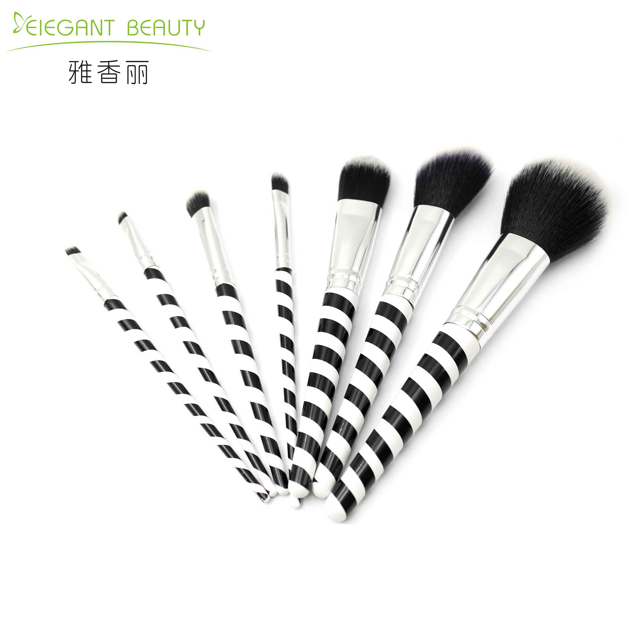 清理化妝刷上彩妝殘留的正確方法，你知道嗎？