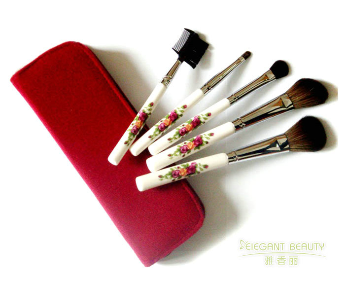 個性化化妝刷定制：從材質(zhì)到形狀，一切由你決定