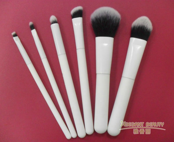 化妝刷定制的刷柄雕刻工藝能否兼容3D立體圖案？